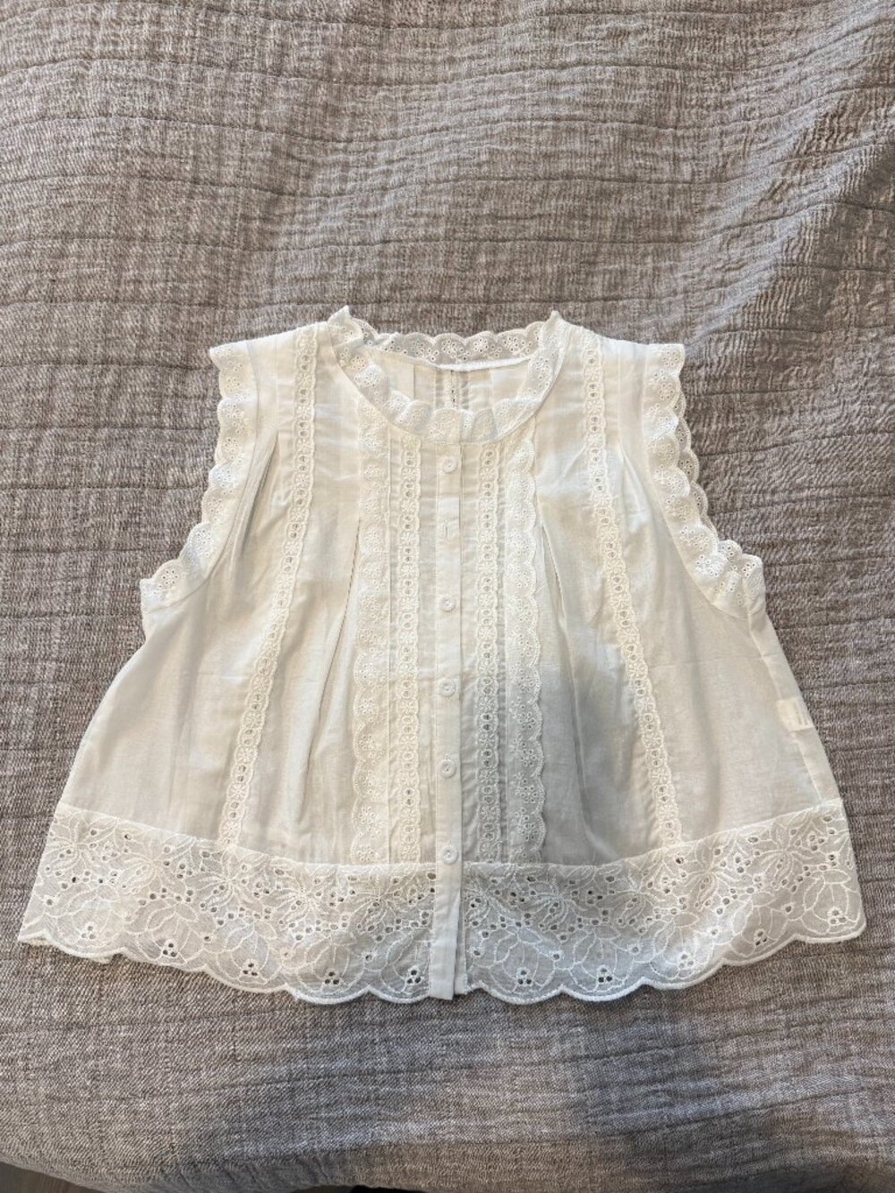 White Embroidered Lace Button Up Tank Top size M - Picture 3 of 7